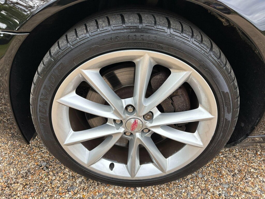 Jaguar XK V8 Former Keepers-low White #17