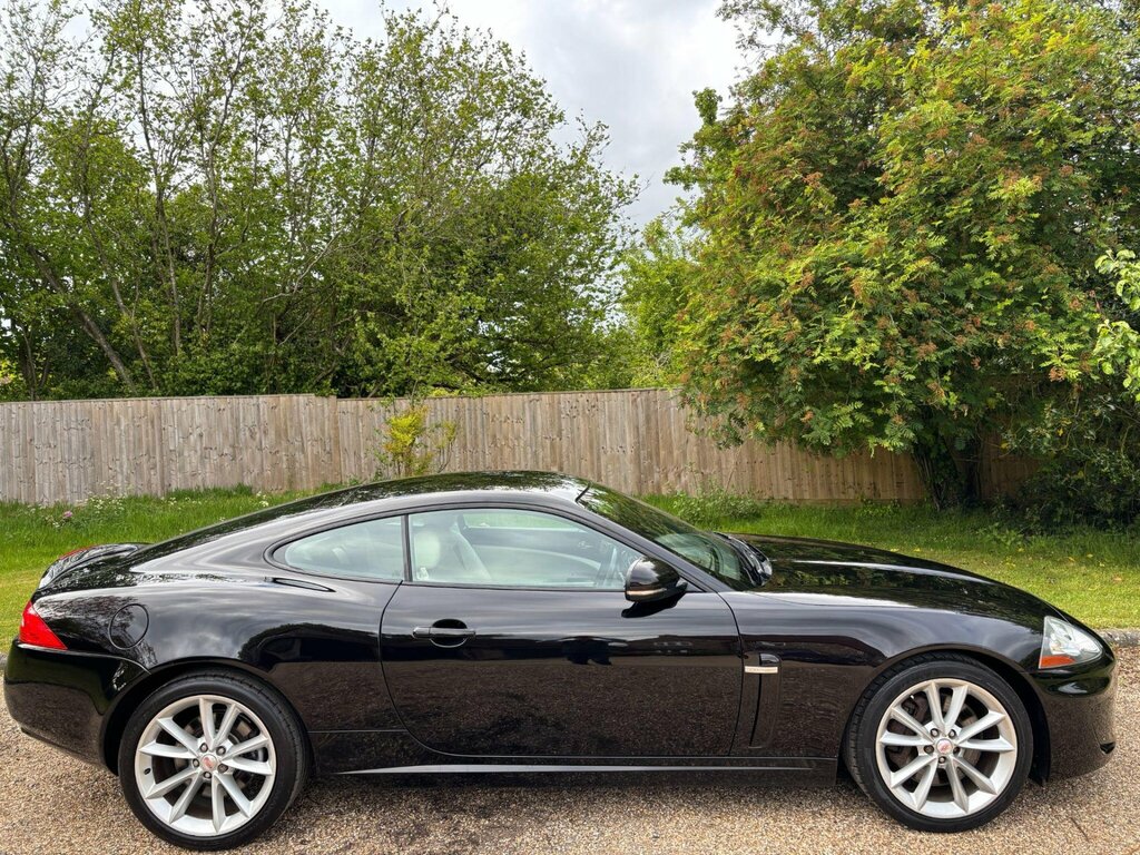 Jaguar XK V8 Former Keepers-low White #1