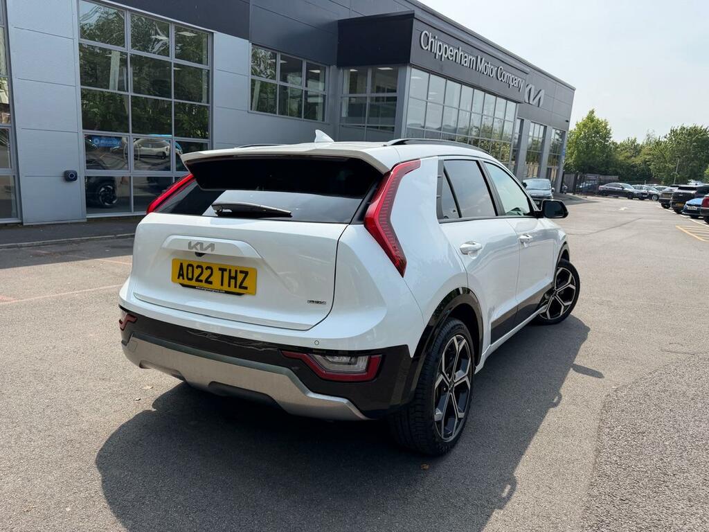 Kia Niro 1.6 Gdi Phev 3 Dct A022THZ White #4