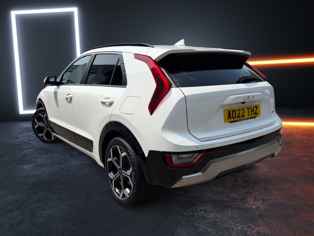 Kia Niro 1.6 Gdi Phev 3 Dct A022THZ White #2