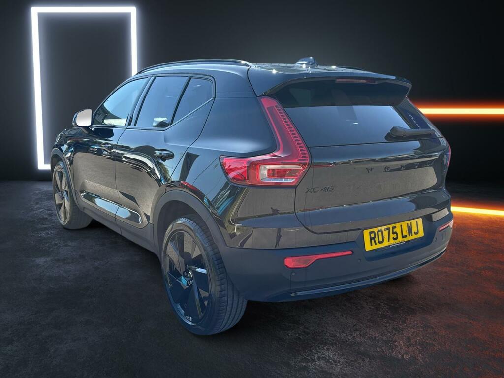 Volvo XC40 2.0 B4p Plus Black Edition RO75LWJ Black #3