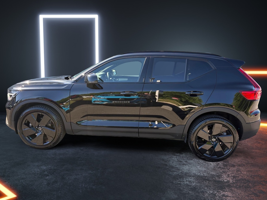 Volvo XC40 2.0 B4p Plus Black Edition RO75LWJ Black #2