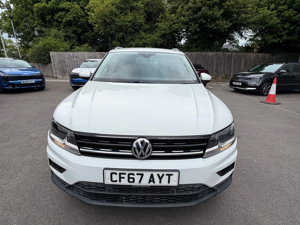 Volkswagen Tiguan 2.0 Tdi 150 Se Nav Dsg CF67AYT White #6