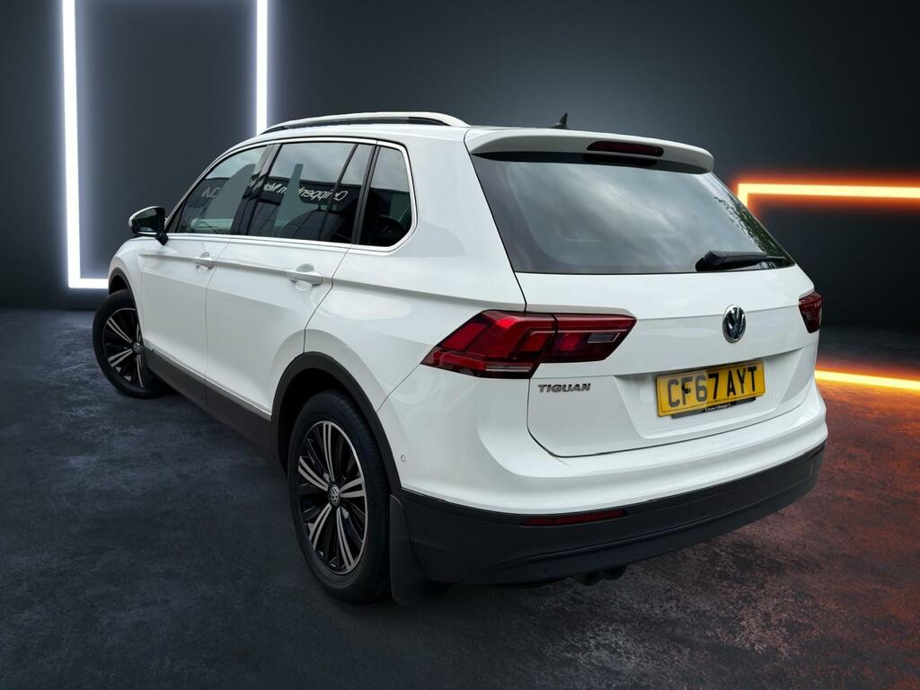Volkswagen Tiguan 2.0 Tdi 150 Se Nav Dsg CF67AYT White #2