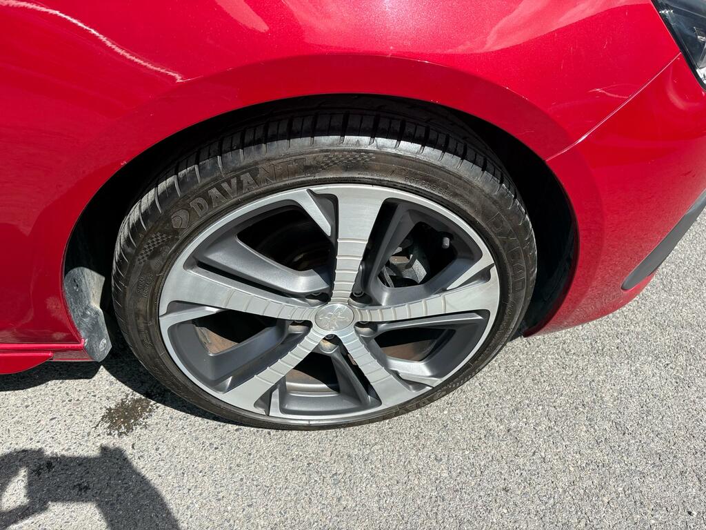 Peugeot 308 1.5 Bluehdi 130 Gt Line Red #4