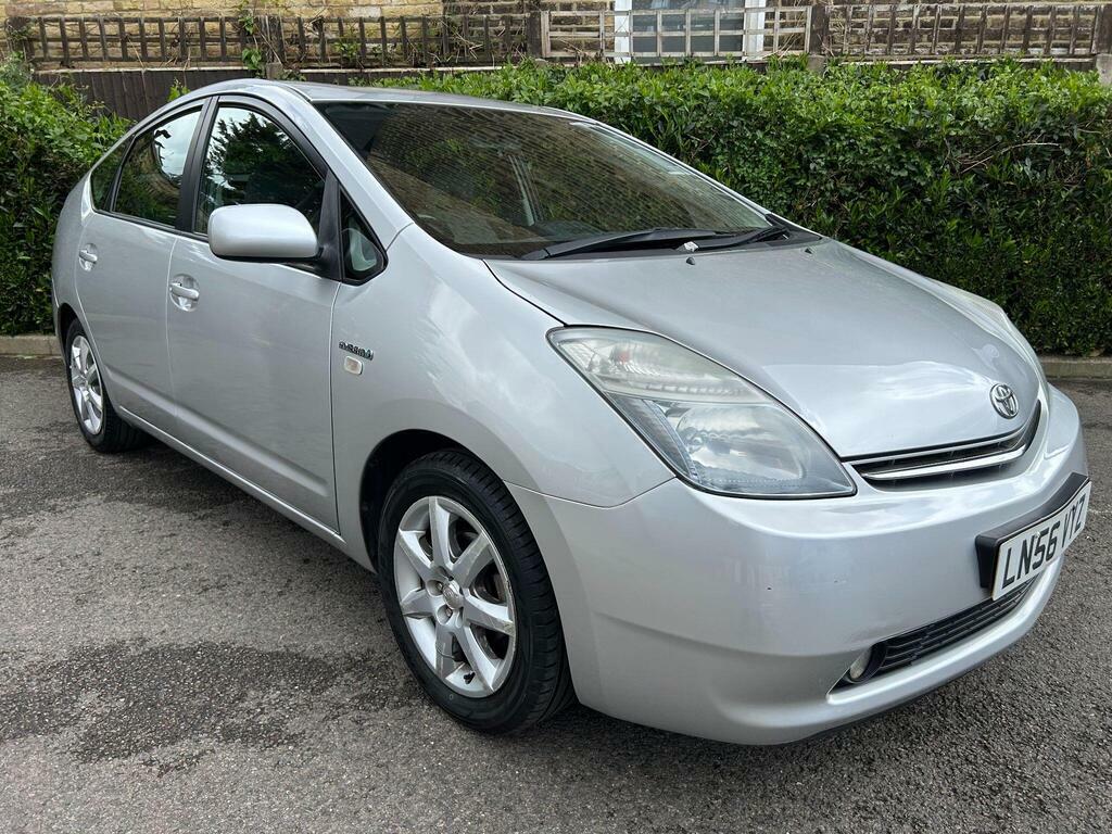 Toyota Prius Black #9