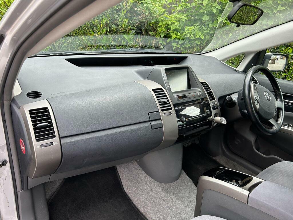 Toyota Prius Black #16