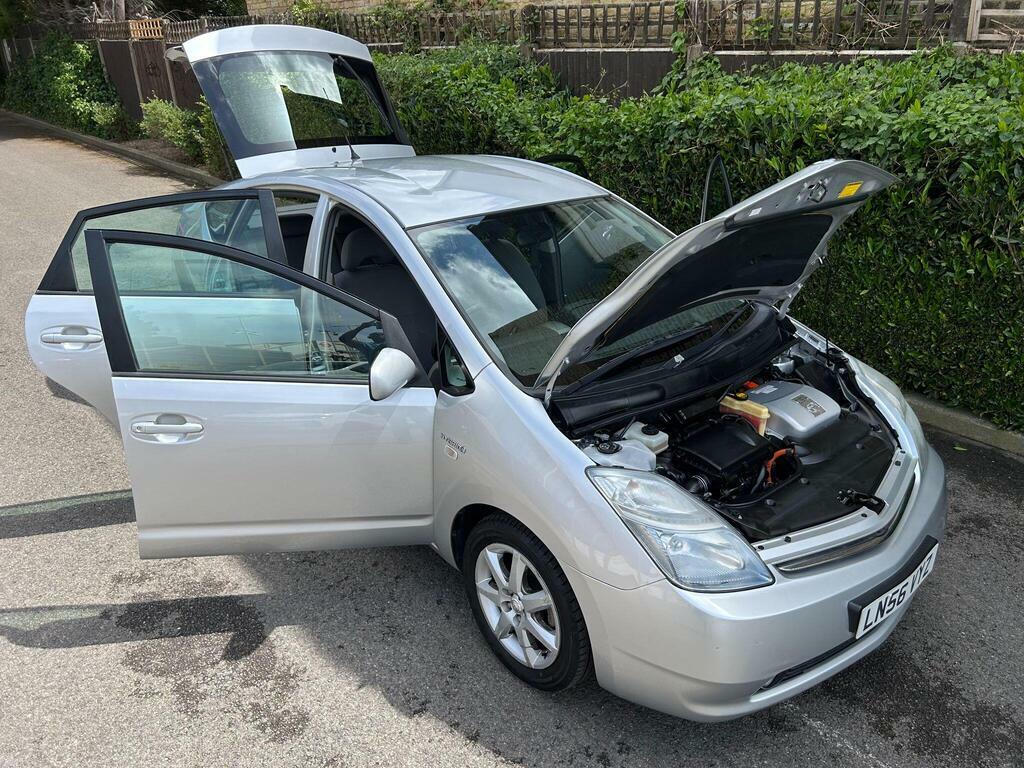 Toyota Prius Black #70