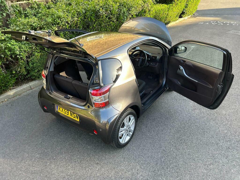 Toyota IQ 1.0 Vvt-i Hatchback White #69