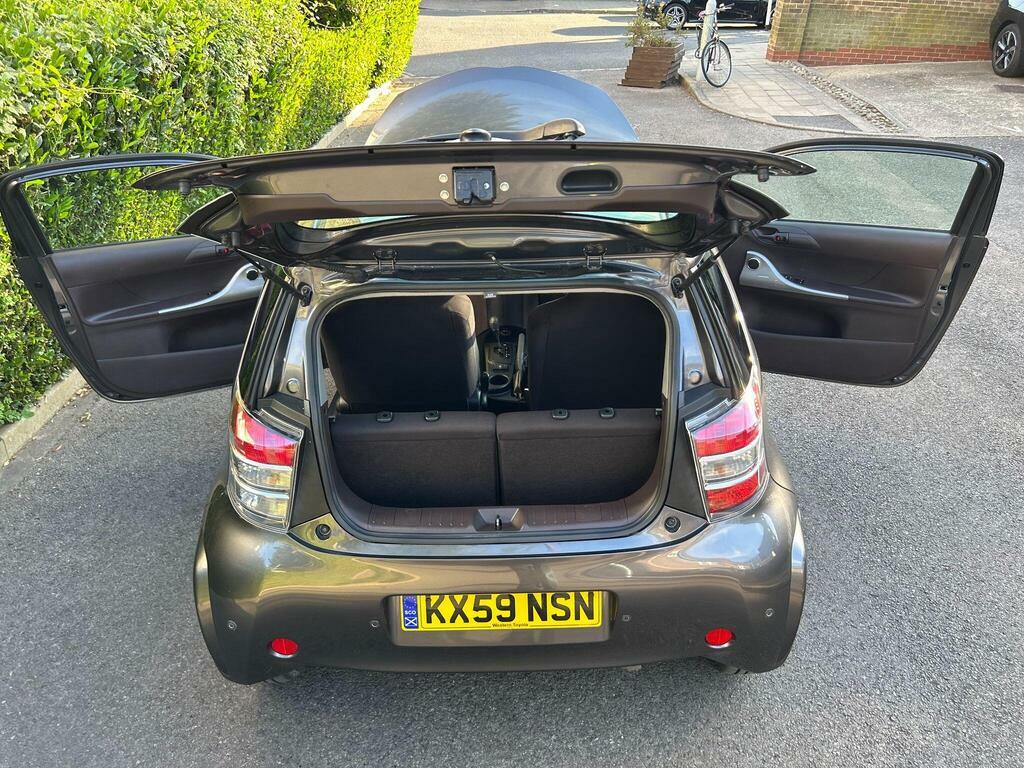 Toyota IQ 1.0 Vvt-i Hatchback White #70