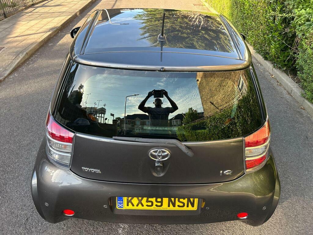 Toyota IQ 1.0 Vvt-i Hatchback White #49