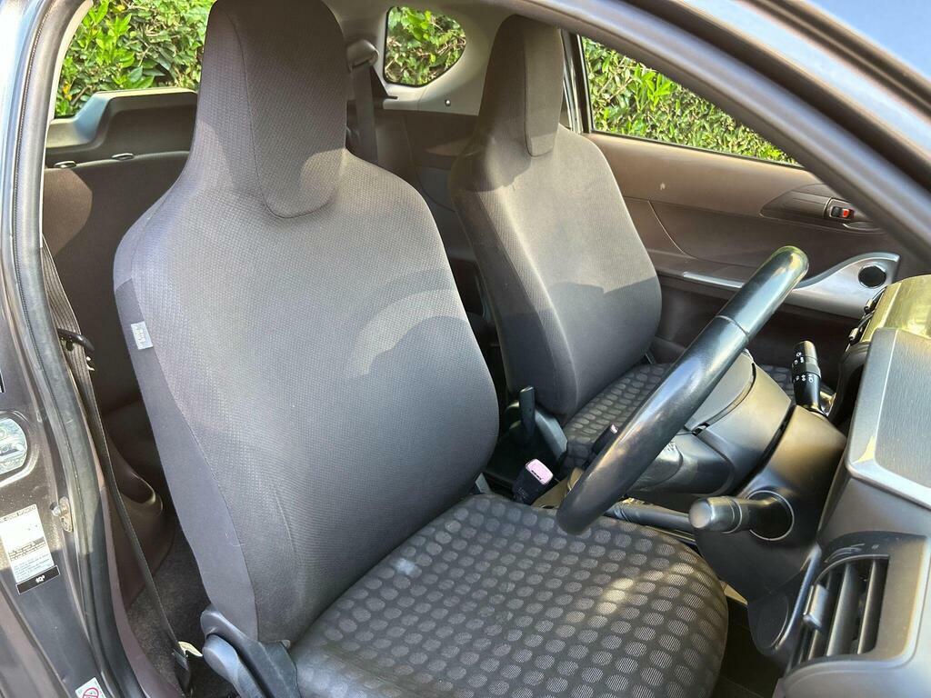 Toyota IQ 1.0 Vvt-i Hatchback White #17
