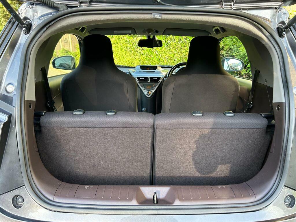 Toyota IQ 1.0 Vvt-i Hatchback White #45