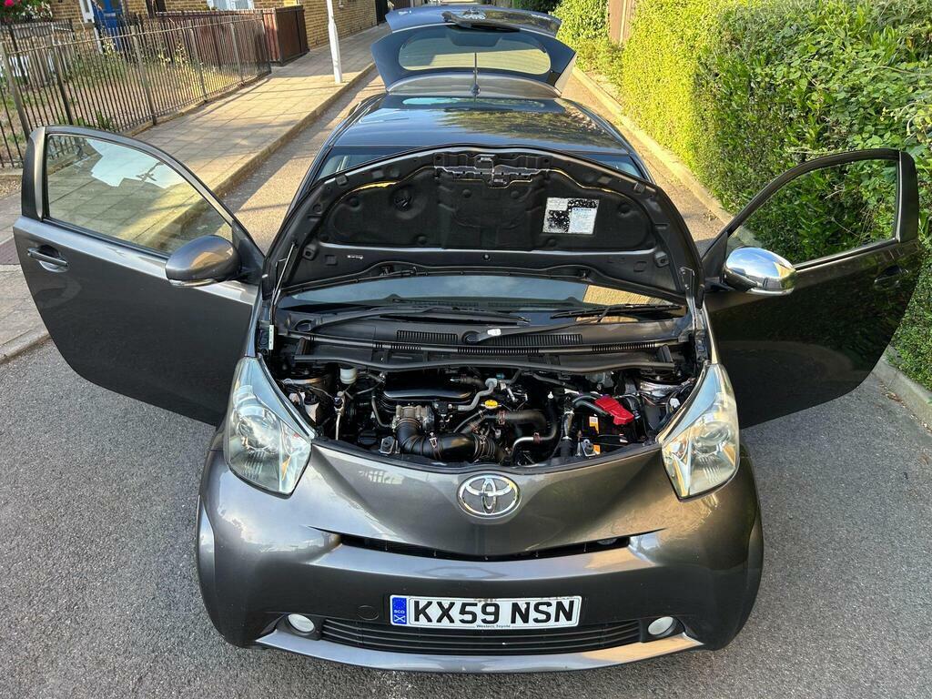 Toyota IQ 1.0 Vvt-i Hatchback White #75