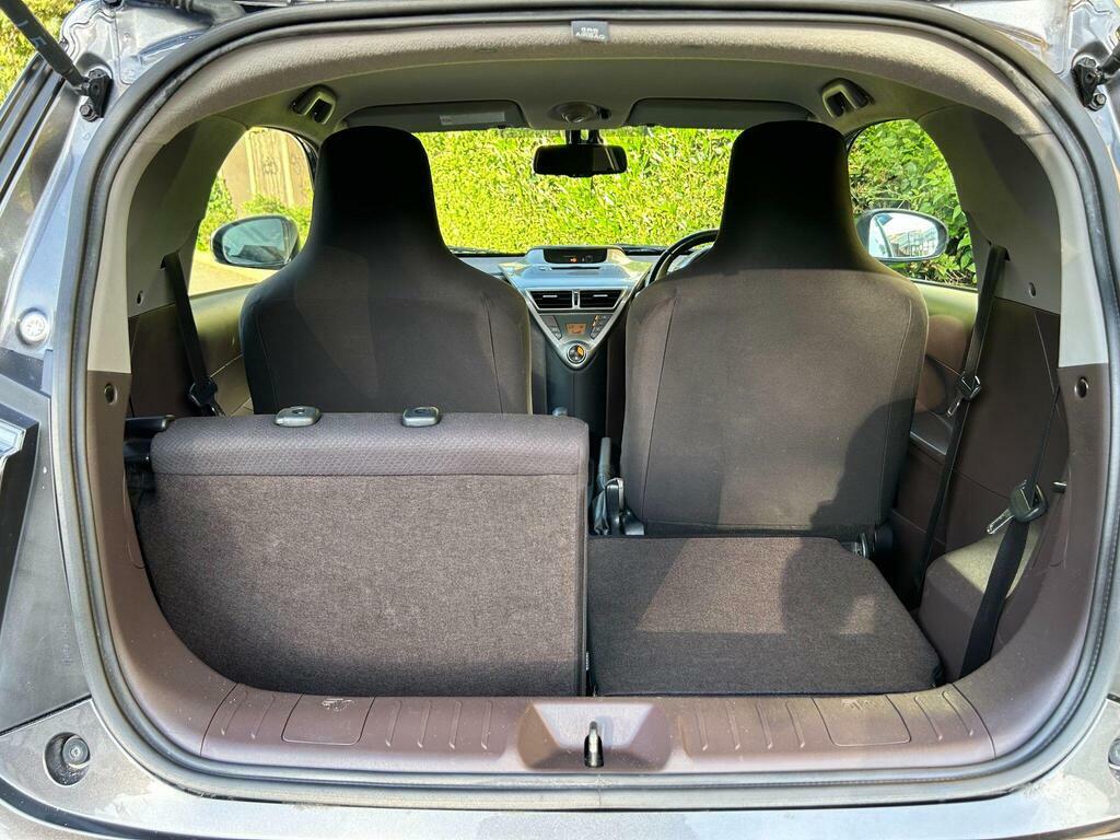Toyota IQ 1.0 Vvt-i Hatchback White #43