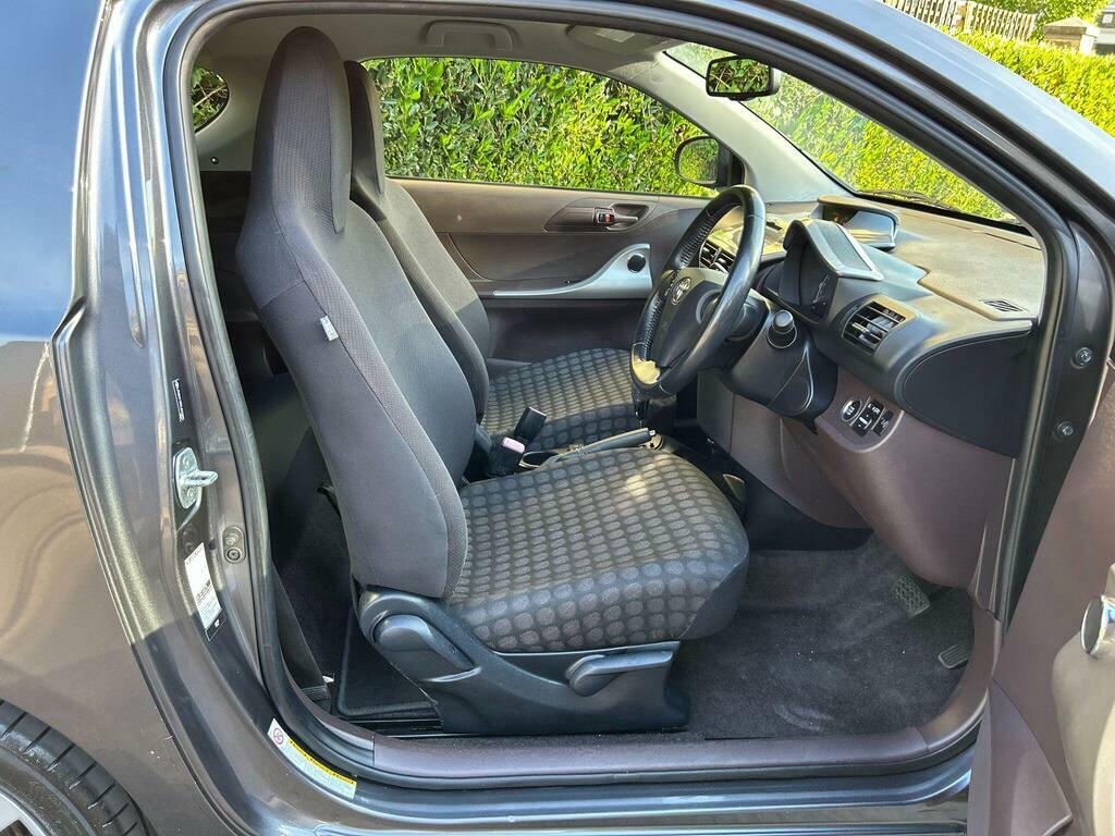 Toyota IQ 1.0 Vvt-i Hatchback White #15