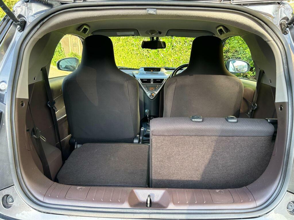 Toyota IQ 1.0 Vvt-i Hatchback White #44