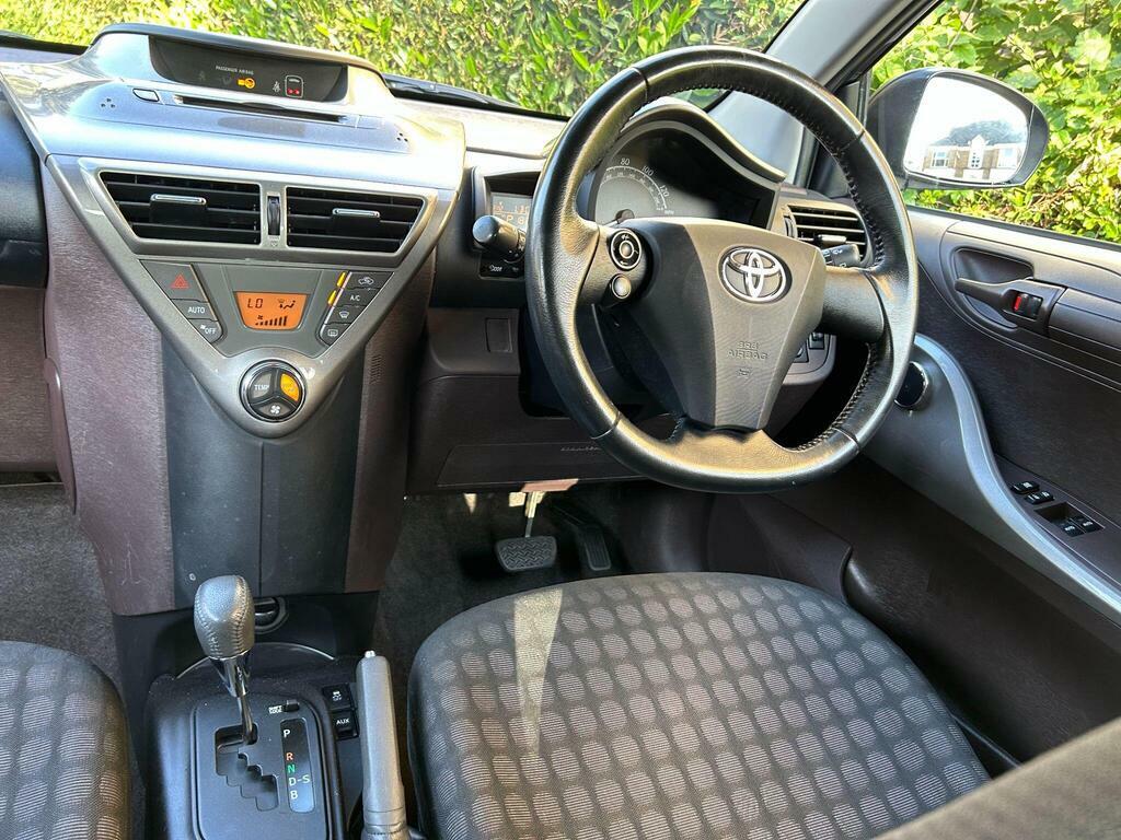 Toyota IQ 1.0 Vvt-i Hatchback White #11