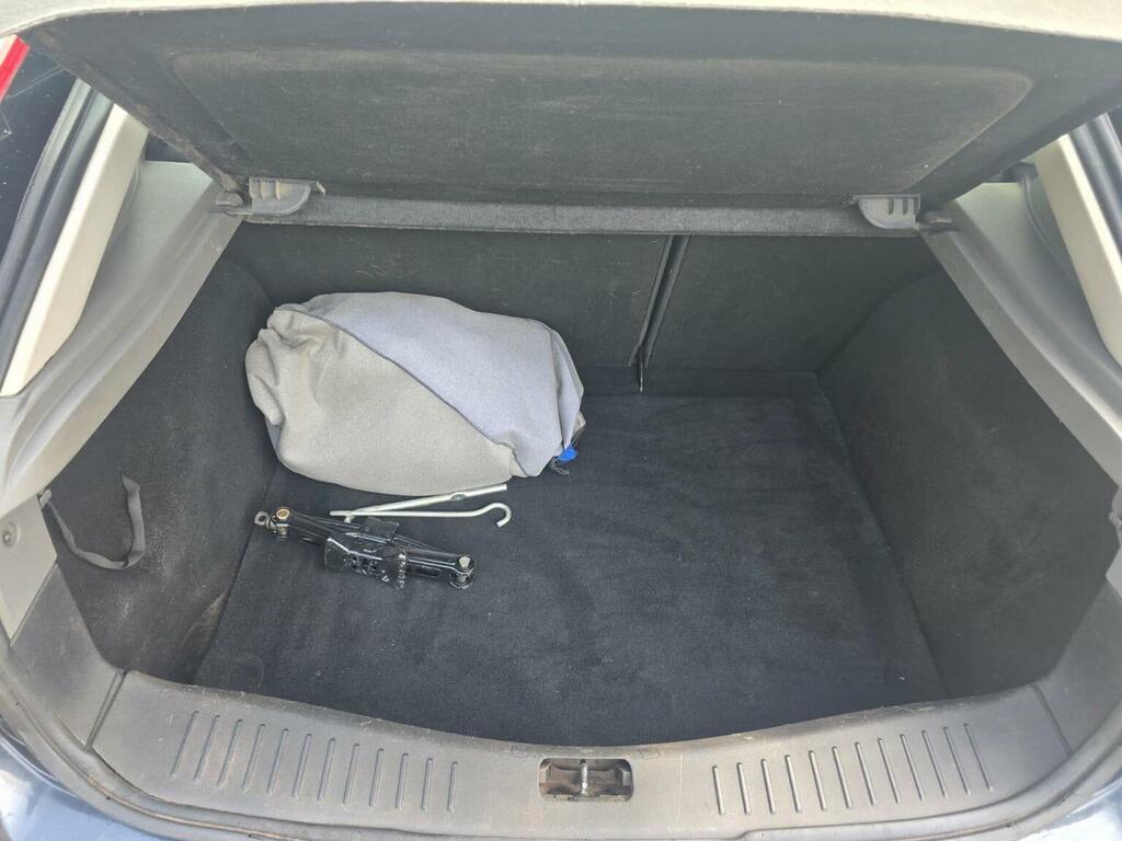 Volkswagen e-Up Auto 5dr Blue #32