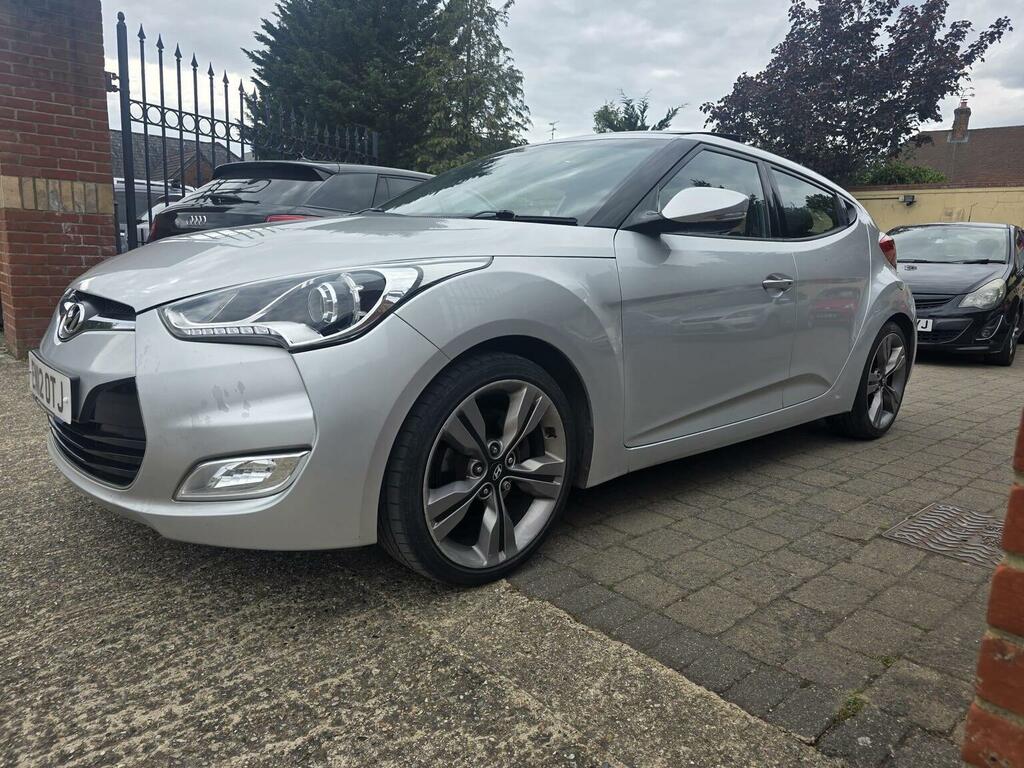 Hyundai Veloster Hatchback 1.6 Gdi Sport Euro 5 201212 Black #2
