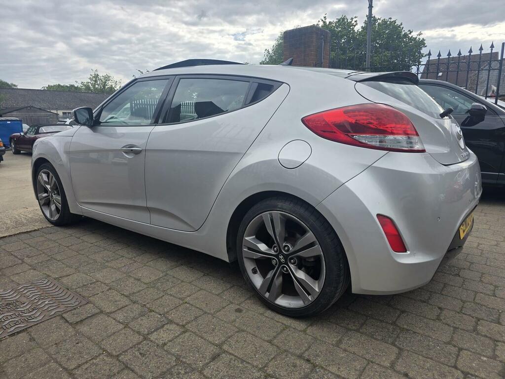 Hyundai Veloster Hatchback 1.6 Gdi Sport Euro 5 201212 Black #4