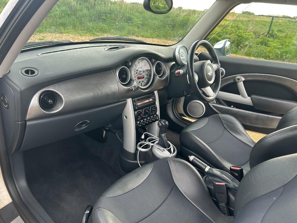 Mini Hatch Mini One White #9