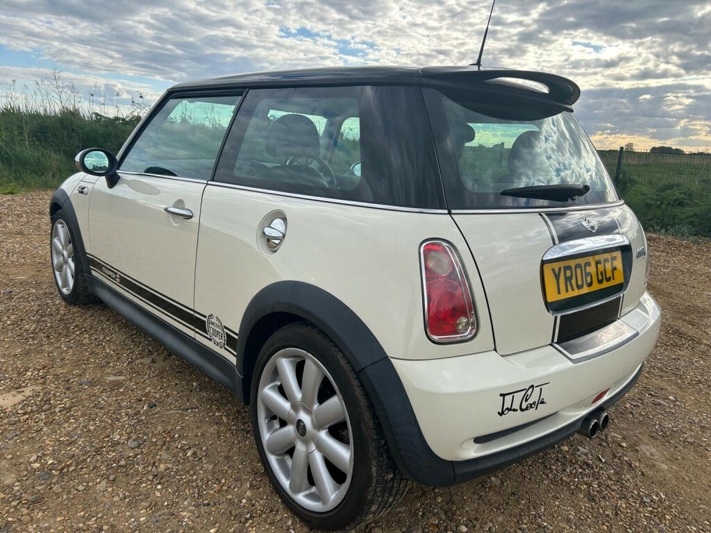 Mini Hatch Mini One White #17