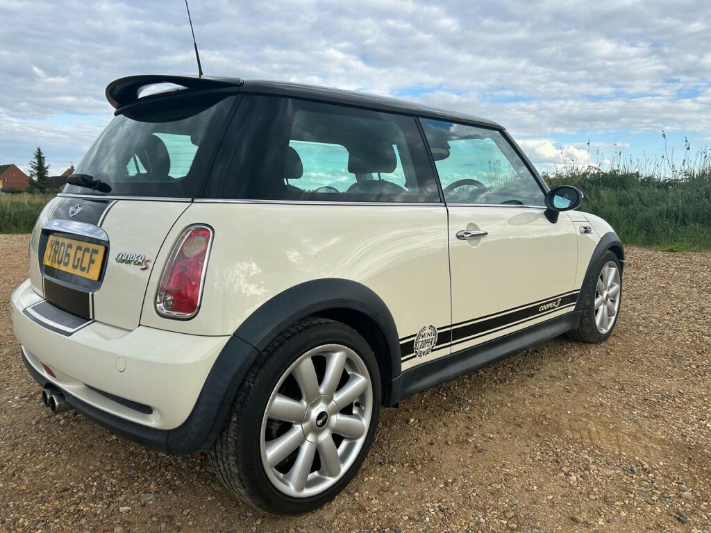 Mini Hatch Mini One White #18