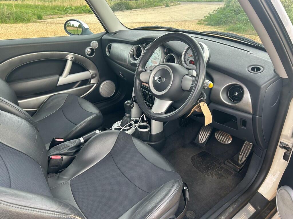 Mini Hatch Mini One White #14
