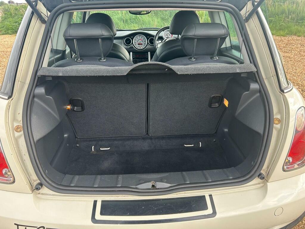 Mini Hatch Mini One White #8