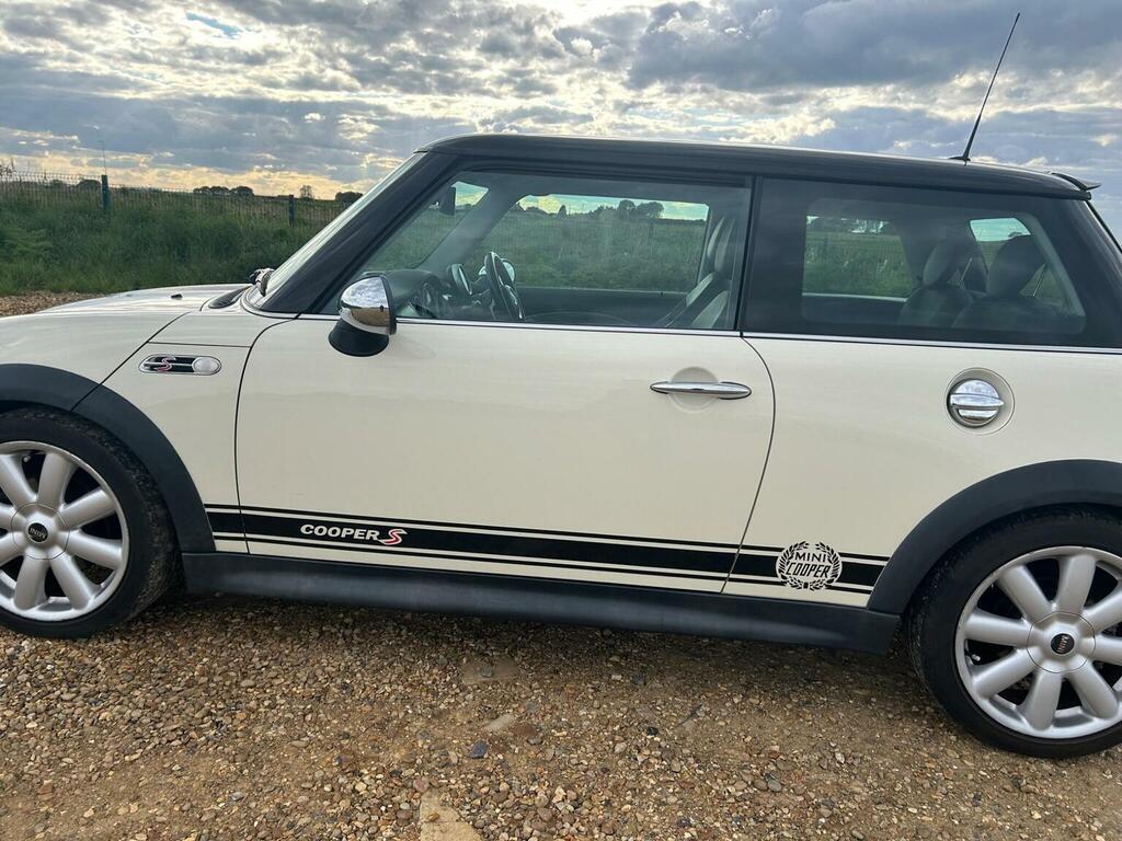 Mini Hatch Mini One White #5