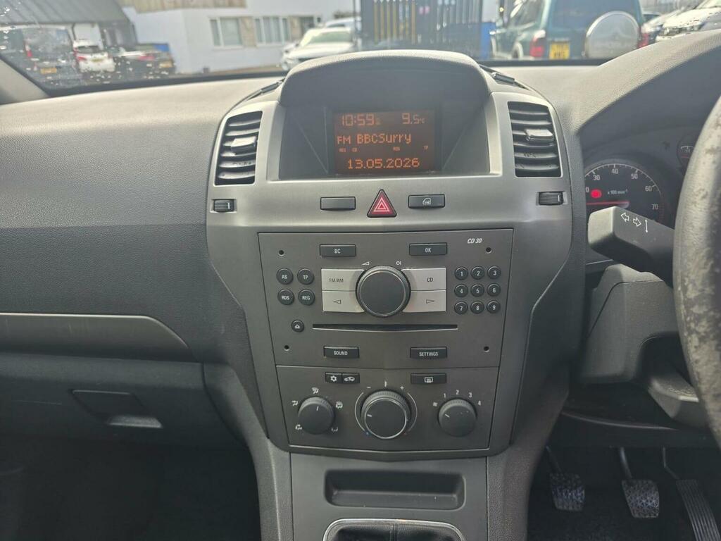 Vauxhall Zafira Silver #18