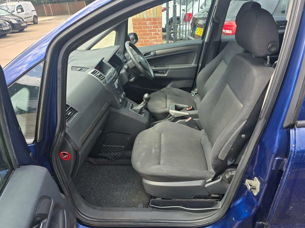 Vauxhall Zafira Silver #7