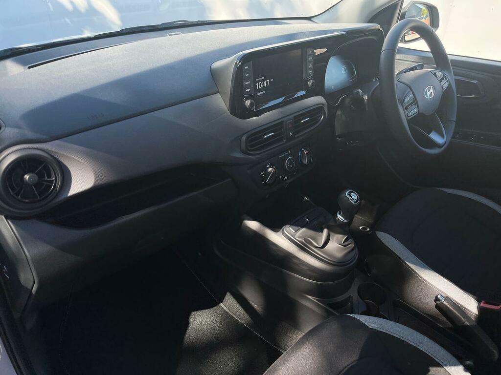 Hyundai I10 1.2 Premium Euro 6 Ss PE26YVC White #2