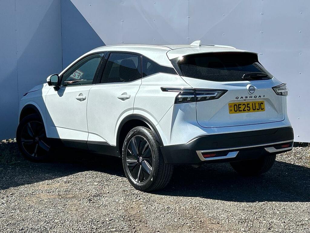 Nissan Qashqai 1.3 Dig-t Mhev Tekna Suv Hybrid Xtron E OE25UJC White #3