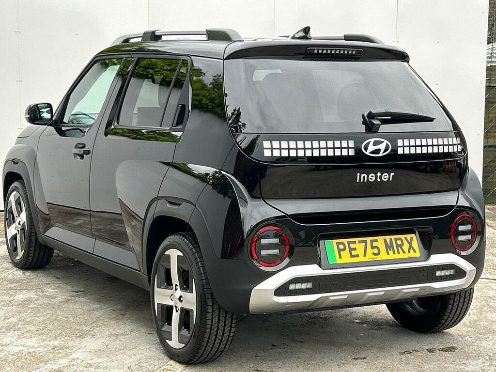 Hyundai Inster Long Range 49Kwh 02 Suv 115 Ps PE75MRX Black #3