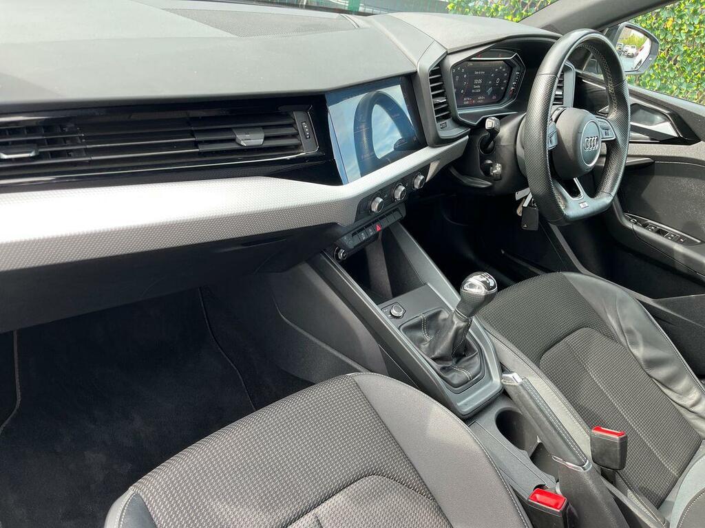 Audi A1 1.0 Tfsi 25 Black Edition Sportback Man WR22ZKY White #2