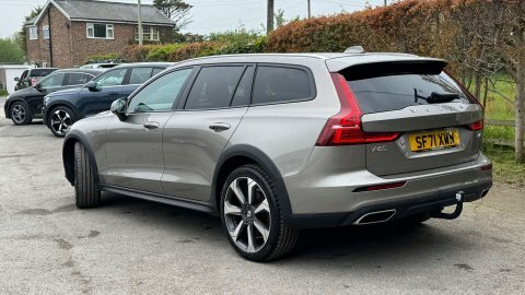 Volvo V60 Cross Country B4 Mhev Awd Grey #3