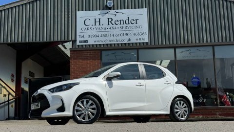Toyota Yaris 1.5 Yaris Icon KP72HNE White #5
