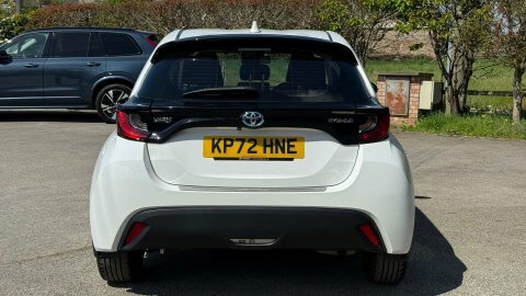 Toyota Yaris 1.5 Yaris Icon KP72HNE White #4