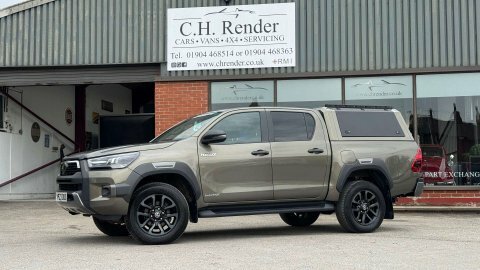 Toyota HILUX 2.8 Hilux Invincible Brown