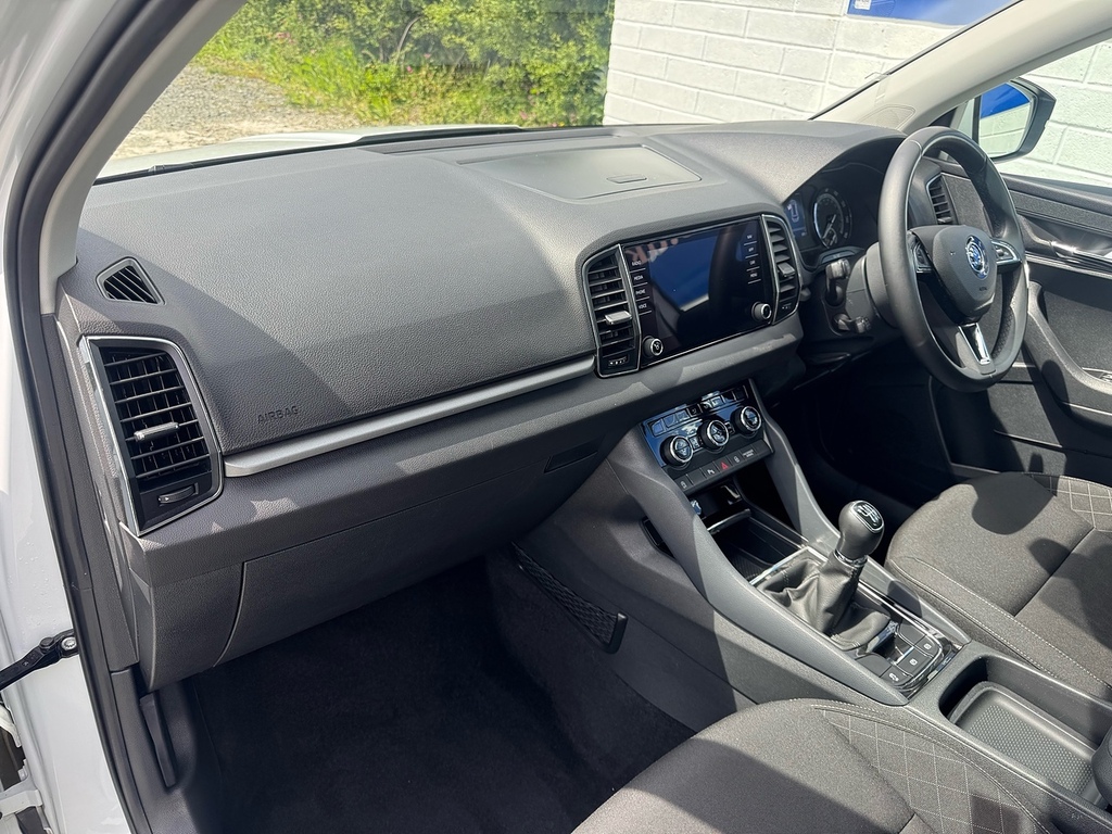 Skoda Karoq Tsi Se Nav Plus White #6