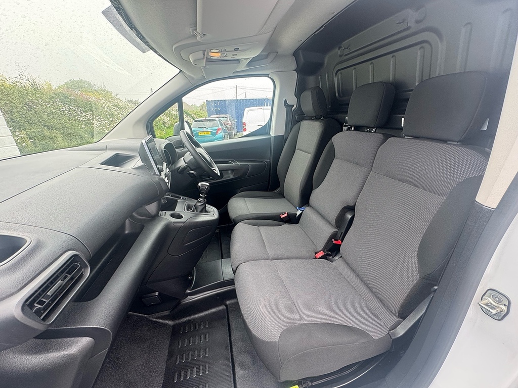 Citroen Berlingo Bluehdi 1000 Enterprise Edition M BD23CUY White #2