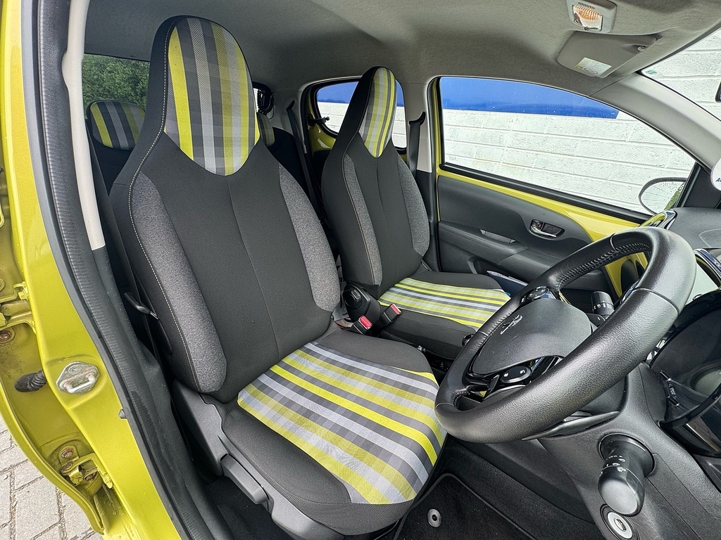 Peugeot 108 Collection Green #5