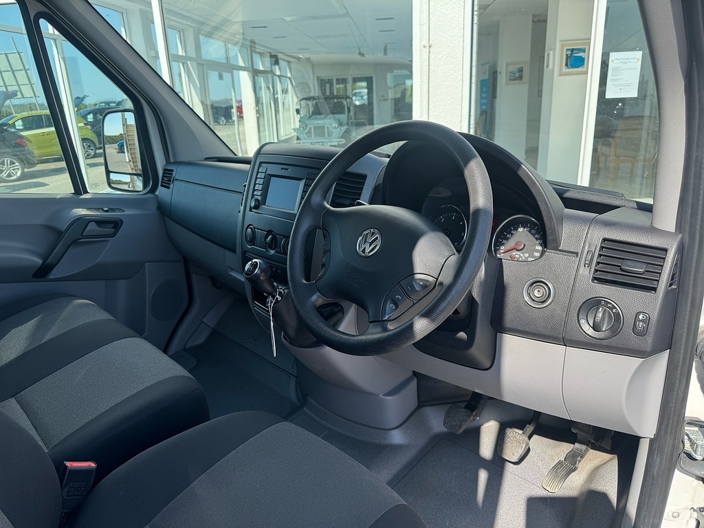 Volkswagen Crafter Tdi Cr35 Bluemotion Tech White #2