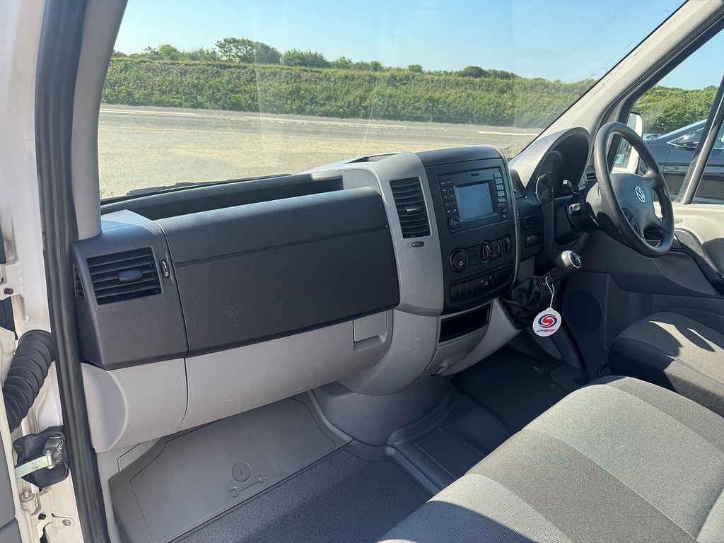 Volkswagen Crafter Tdi Cr35 Bluemotion Tech White #4