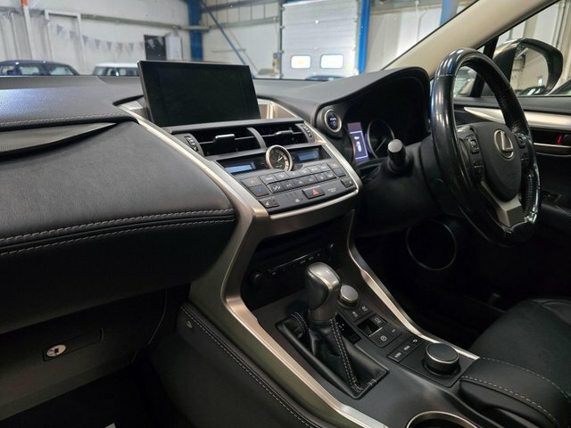 Lexus NX 2.5 300H Luxury E-cvt 4Wd Euro 6 S S RK67AZR Silver #2