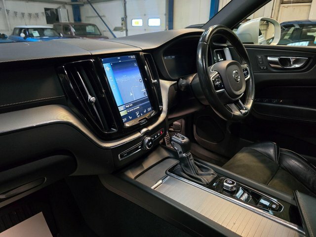 Volvo XC60 2.0 D4 R-design Pro Awd Euro 6 S S GK18LEU Silver #2