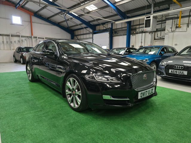 Jaguar XJ 3.0D V6 Portfolio Euro 6 S S OV17UJZ Black #6