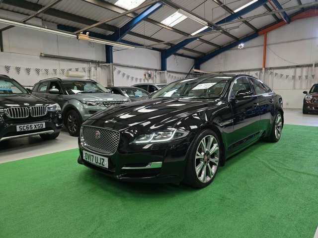 Jaguar XJ 3.0D V6 Portfolio Euro 6 S S OV17UJZ Black #4